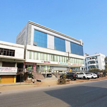 Oyo 11306 Ss Hotel ゴーラクプル エクステリア 写真