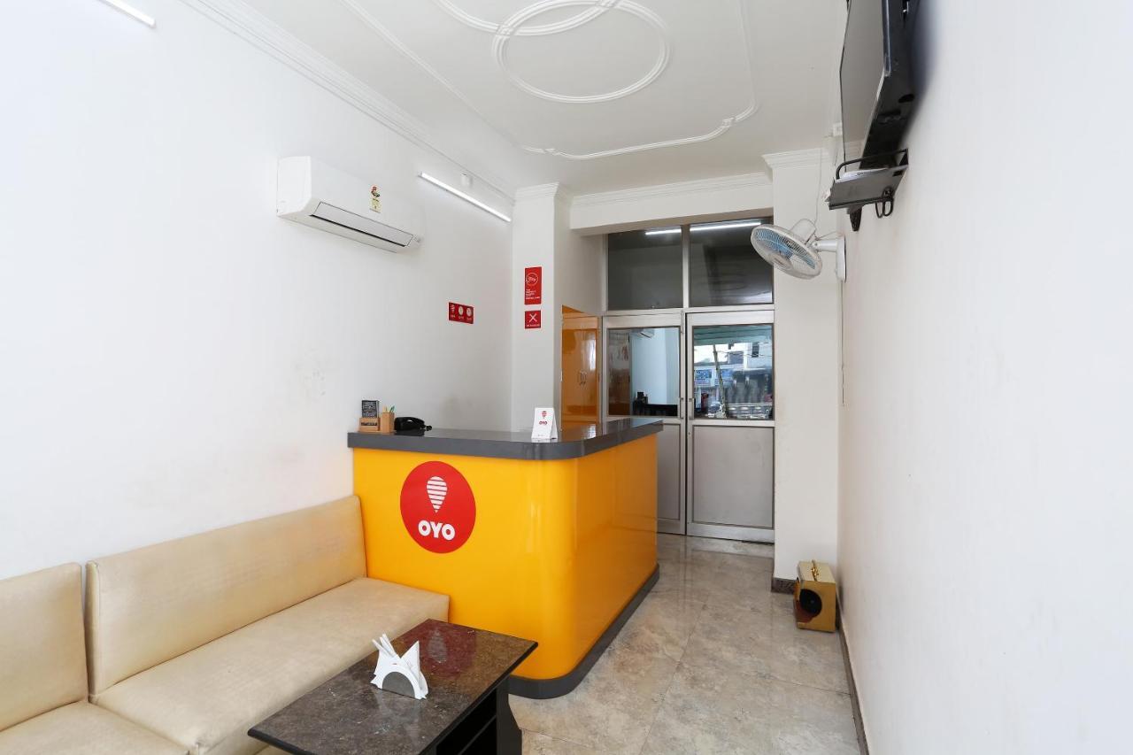 Oyo 11306 Ss Hotel ゴーラクプル エクステリア 写真