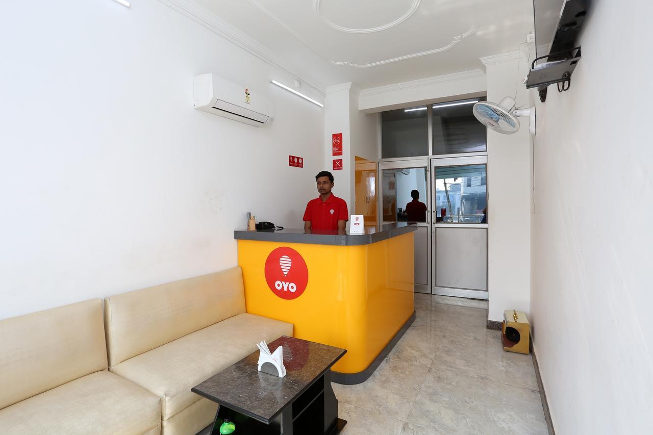 Oyo 11306 Ss Hotel ゴーラクプル エクステリア 写真